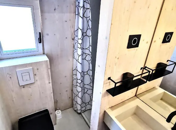 Buqez Hajda 16 - Second Row Direct On The *