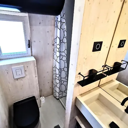 Buqez Hajda 16 - Second Row Direct On The *