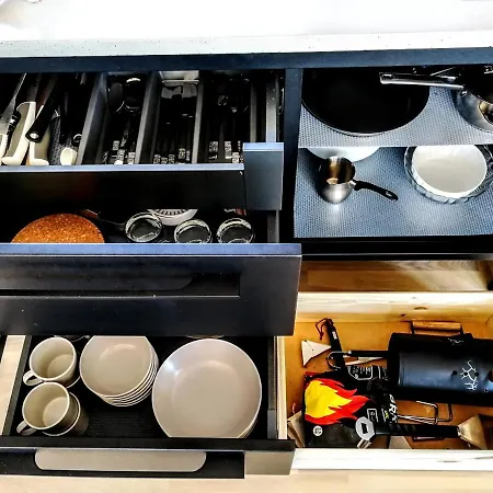 Buqez Hajda 16 - Second Row Direct On The Drage